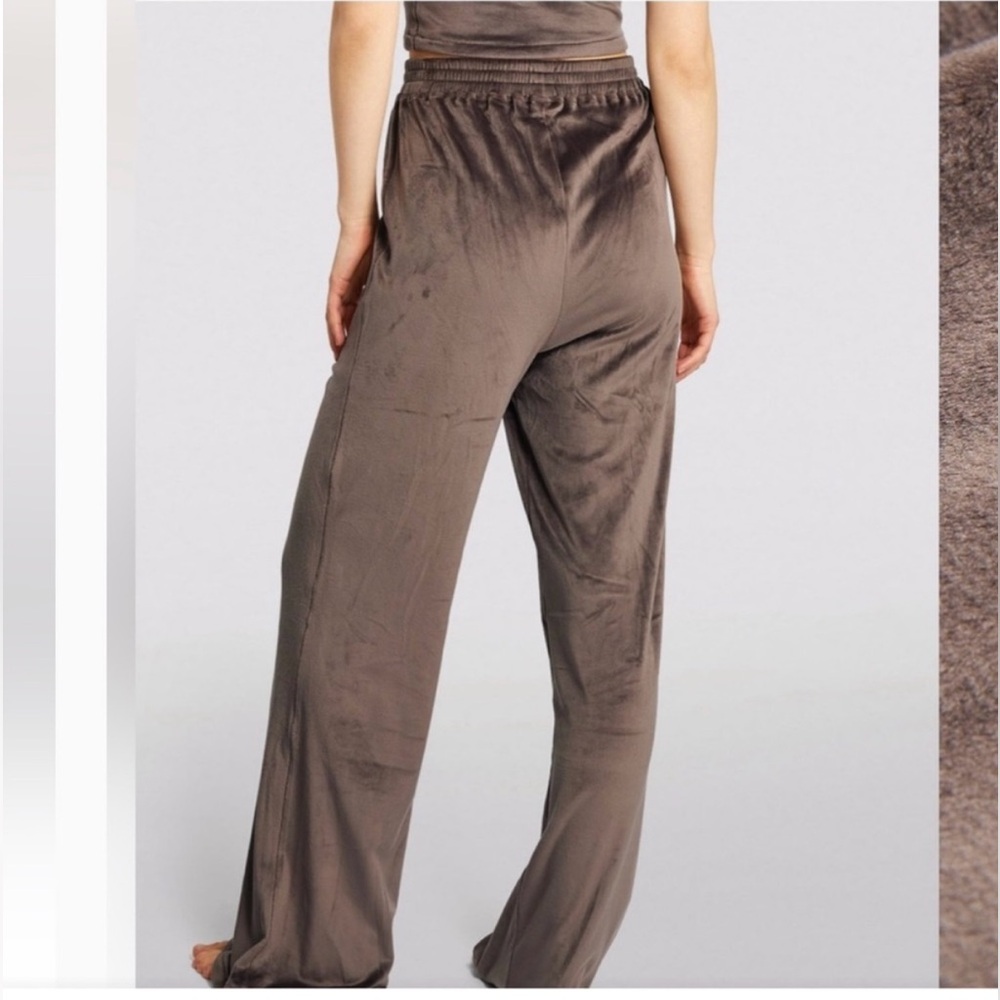 SKIMS Velour | Velvet Wide Leg Women’s Sweat Pants in Brown